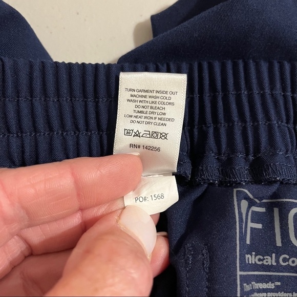 Figs Scrubs Technical Collection Cargo Utility Pants Blue Size Medium 10 Pockets - Picture 9 of 9